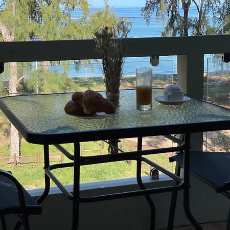 Phoenix Beach Apartments Sea View Flic en Flac Екстер'єр фото